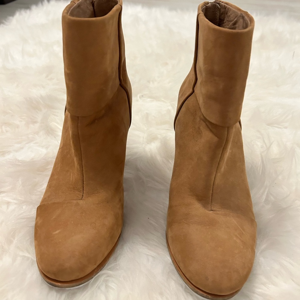 Vince Camuto beige suede ankle boots size 6.